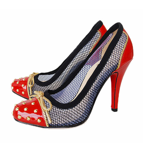 Christian Louboutin atent Spike Pump red